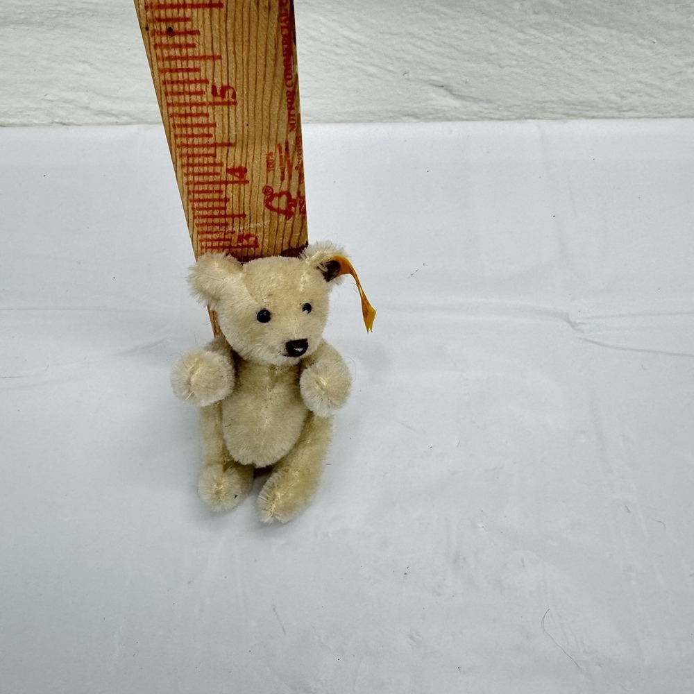Vintage Miniature Steiff‎ Jointed 3" Sitting Beige  Bear With Tag And Button